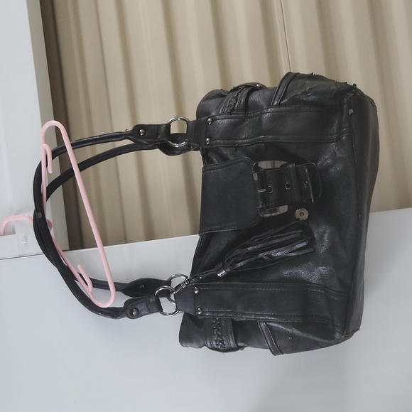 Naturalizer Handbags - Free with bundles of $50+ Naturalizer black leather purse